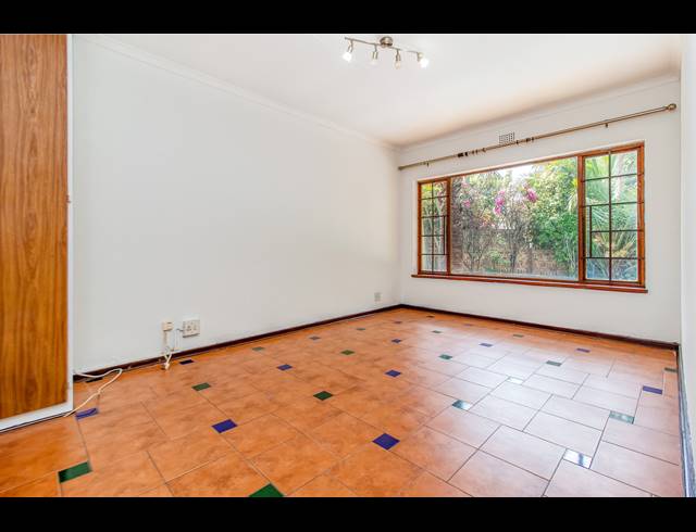 4 BEDROOM FREEHOLD FOR SALE IN WELTEVREDEN PARK